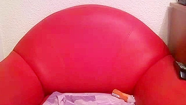 Amadora Morena Se Masturba com Buceta Depilada no Webcam