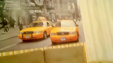 Loira Magrinha se Masturba com Dildo na Webcam