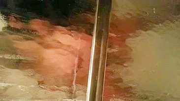 MILF se Masturba com Consolo no Banho, Pornô Amador BBW!