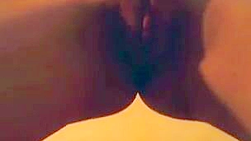 Adolescente Pequena Dançando e se Masturbando Caseira na Webcam