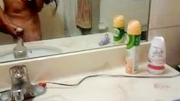 Novinha asiática amadora com consolo em selfie caseiro