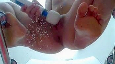 Masturbação Amadora Caseira com Brinquedos e Orgasmo Esguichando