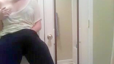 Novinha da Facul em Vídeo Caseiro de Masturbação com Legging e Gozadas