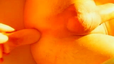 Casal Bissexual Amador Brincando com Consolo e Namorada em Masturbação Caseira