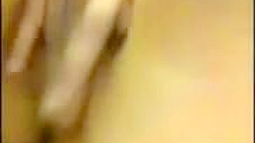 Morena Peituda Universitária Se Masturbando no Avião