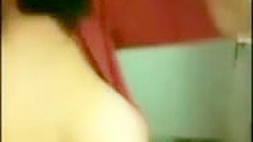 Morena Peituda Universitária Se Masturbando no Avião