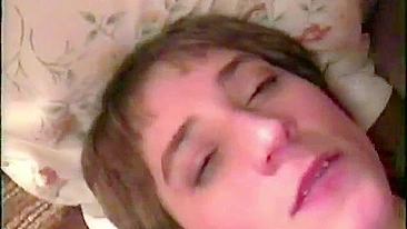 MILF Se Masturbando com Toys e se Chupando Sozinha!