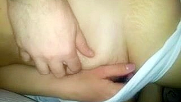 MILF Mamãe Buceta Peluda se Masturba de Calcinha Branca