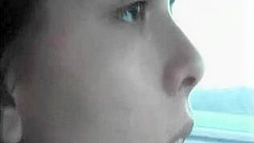 Orgasmo no Carro - Amadora Dirigindo com Dildo e Dedos!