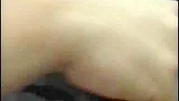 Orgasmo no Carro - Amadora Dirigindo com Dildo e Dedos!