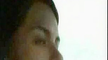 Orgasmo no Carro - Amadora Dirigindo com Dildo e Dedos!