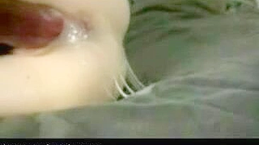 Amadora pornstar gozando com dildo e brinquedinho