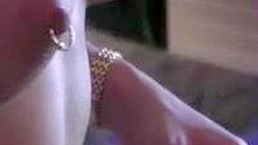 Gatinha da Facul Se Masturba Sozinha com Dildo e Orgasmo