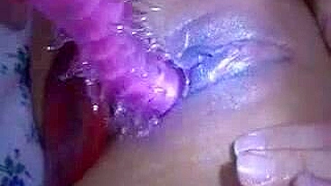 Esposa Russa Se Masturba com DP e Brinquedos Anais