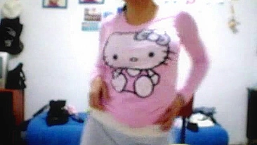 Italiana teen peituda se masturbando na webcam