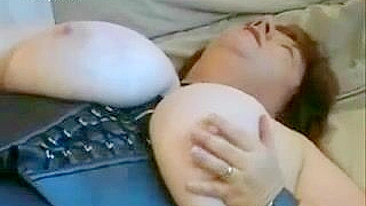 BBW Enorme se Masturba com Consolo em Sessão Solo