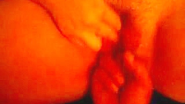 Dedada gordinha - BBW amadora se masturbando com tetas peludas