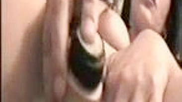 MILF Mamãe Buceta Peluda com Consolo e Toys em Vídeo Amador Latina Caseiro