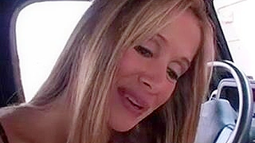 MILF Mãe Safada Boquete no Carro e Gozada na Boca com Masturbação Amadora