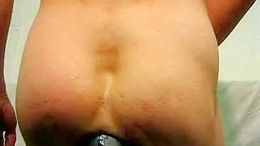 Masturbação Gigante com Consolo Enorme e Fisting Anal!
