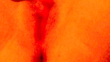 MILF Caseira se Dedando com Gemidos Orgásmicos até Gozar