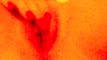 MILF Caseira se Dedando com Gemidos Orgásmicos até Gozar