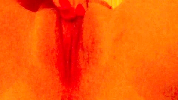 MILF Caseira se Dedando com Gemidos Orgásmicos até Gozar