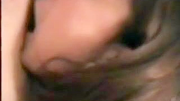 MILF Mamãe Faz Boquete e se Masturba de Meia-Calça em Caseiro