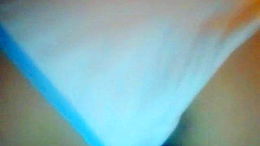 Mãe MILF Peluda se Masturba Sozinha com Consolo Amador