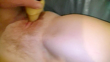 Mãe Se Masturba com Dildo Caseiro como Esposa Gorda e Coroa Amadora