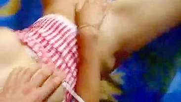 Adolescente Se Masturbando com Rabinhos Sendo Dedada até o Orgasmo!