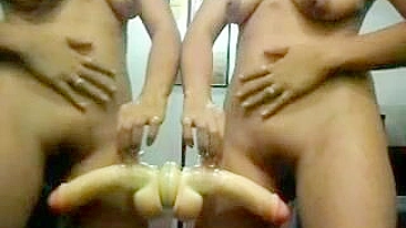 MILF Mamãe Gozando Sozinha com Dildo na Parede!