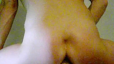 Orgasmo Gigante Gozando Muito com Consolo Caseiro