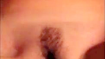 MILF se Masturba com Consolo Preto Grande em Dupla Penetração Amadora