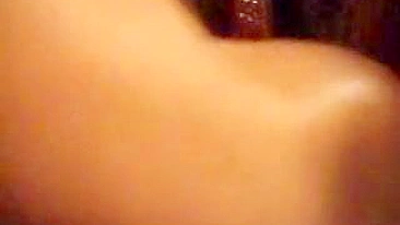 Negra Amadora Dedando a Buceta em Masturbação Caseira