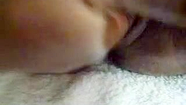 Negra Amadora Dedando a Buceta em Masturbação Caseira