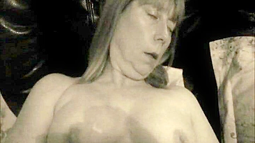 Mamãe Rapidinha com Toys - MILF Amadora se Masturba pro Orgasmo