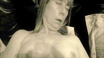 Mamãe Rapidinha com Toys - MILF Amadora se Masturba pro Orgasmo