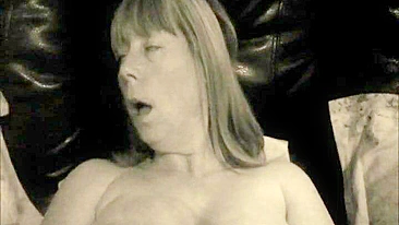 Mamãe Rapidinha com Toys - MILF Amadora se Masturba pro Orgasmo