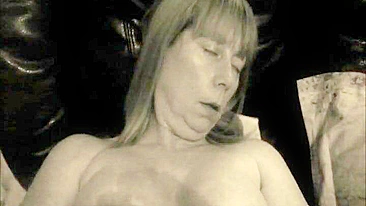 Mamãe Rapidinha com Toys - MILF Amadora se Masturba pro Orgasmo