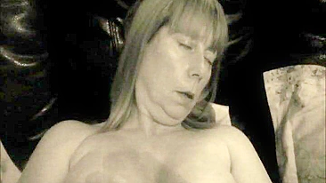 Mamãe Rapidinha com Toys - MILF Amadora se Masturba pro Orgasmo