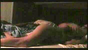 Vídeo Caseiro de Novinha da Faculdade se Masturbando até Gozar Viraliza!