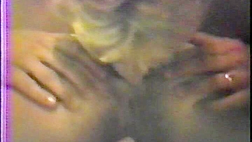 MILF Grávida Peluda se Masturba com Dildos e Toys!