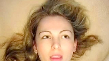 Loirinha Novinha Se Masturba até Gozar em Sessão Solo