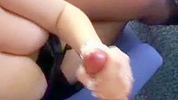 Punheta com Gozada Gigante de Gata Peituda e Tetões!