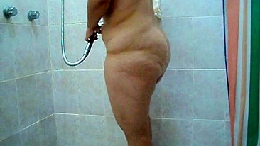 Amadora latina BBW bunduda se masturbando com dedinhos