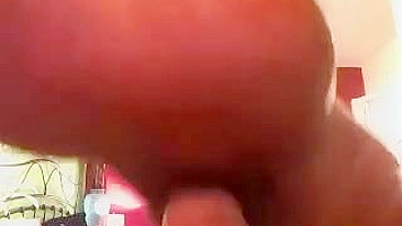 Masturbação com Brinquedos na Webcam - Morena Amadora Enfia no Cu e na Buceta