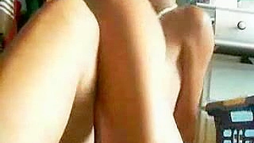 Amadora latina cavalga com creampie em câmera escondida