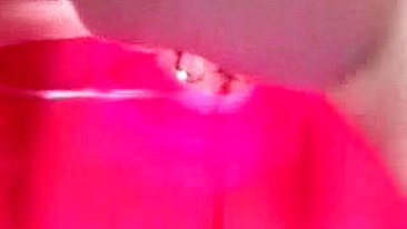 Banho Delícia com Loira Peituda se Masturbando Sozinha