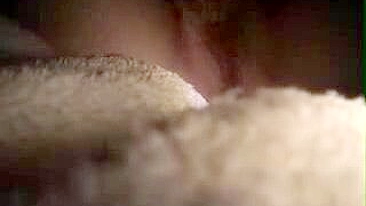 Esposa Sozinha Gozando com Dedada na Buceta e Orgasmo Delícia